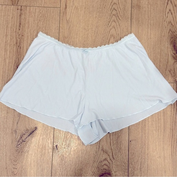 SKIMS Light Blue Women's Sleep Shorts - Picture 3 of 4